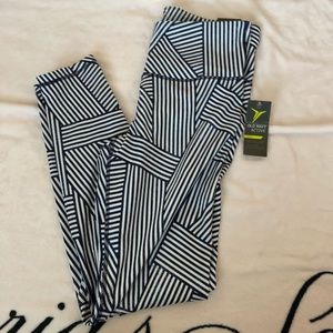 BRAND NEW Old Navy Active Leggings